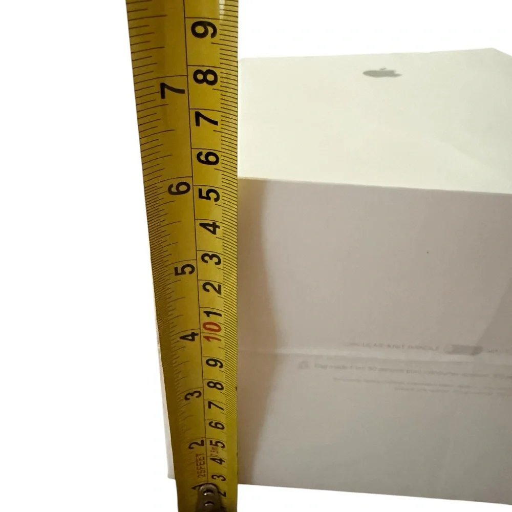 Apple Shopping Bag/iPhone 16 Pro Box - White